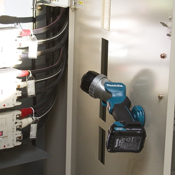 Makita 牧田 12V 充電式手電筒 ML106 (淨機)
