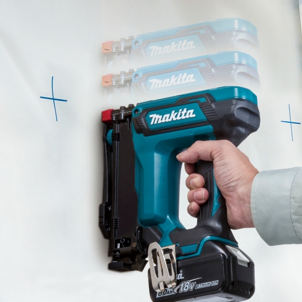 Makita 牧田 18V 充電式碼釘槍 DST121Z (淨機)