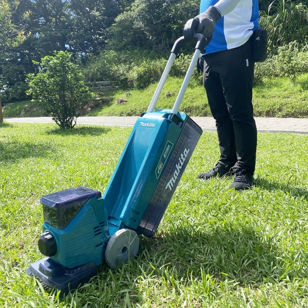 Makita 牧田 18V 充電小型剪草機 MLM160DZ 160 mm (6-5/16") (淨機)