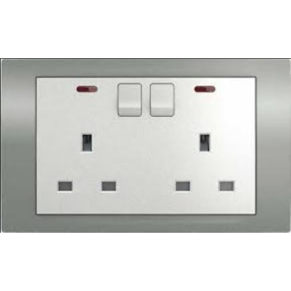 施耐德電氣 UNICA,MGU5_066_MN 13A 兩位有掣電源插座 磨砂鎳銀
